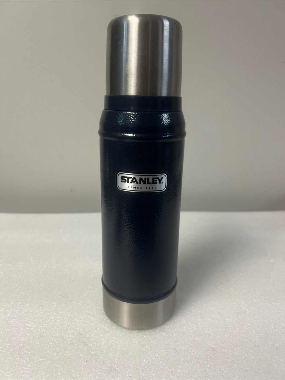 Stanley Classic Vacuum Insulated Thermos 25 oz 750 ml Navy/Lake Blue Hammertone